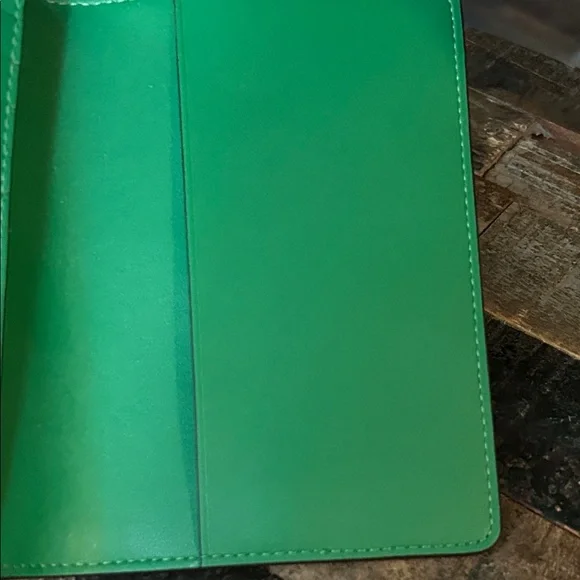 Kate Spade Watermelon passport holder/cover NWT - Picture 8 of 9